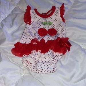 Short sleeved onesies.sized 0-3Months